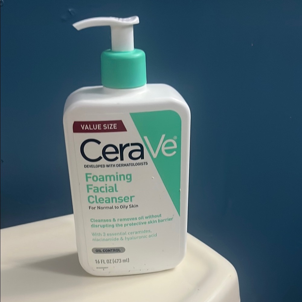 rave White and Green Foaming Facial Cleanser